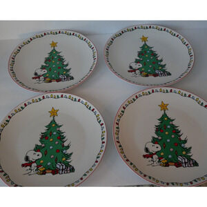 NEW Set of 4 Peanuts 10.4" Dinner Plates Snoopy Woodstock Christmas Tree Gibson